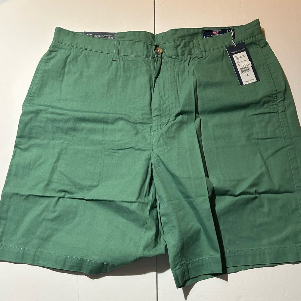 VINEYARD VINES: MEN'S 9" SUMMER TWILL CLUB SHORT SIZE: 38 COLOR: STARBOARD GREEN